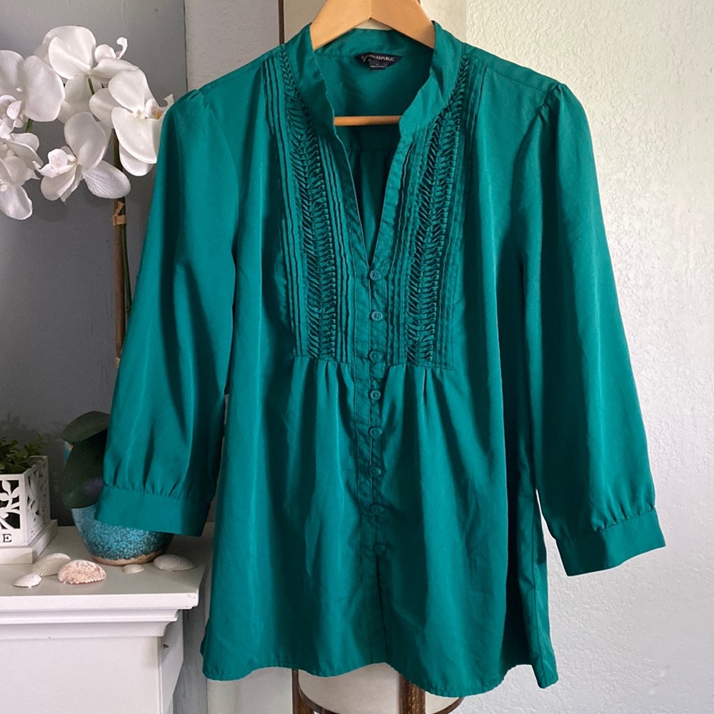 Banana Republic Emerald Green Top